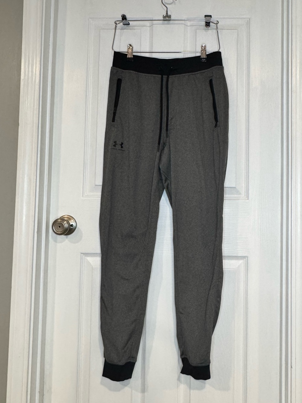 Under Armour Men's Gray Black Joggers Sweatpants